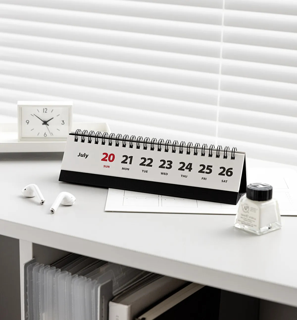 2025 Life & Pieces Weekly Desk Calendar