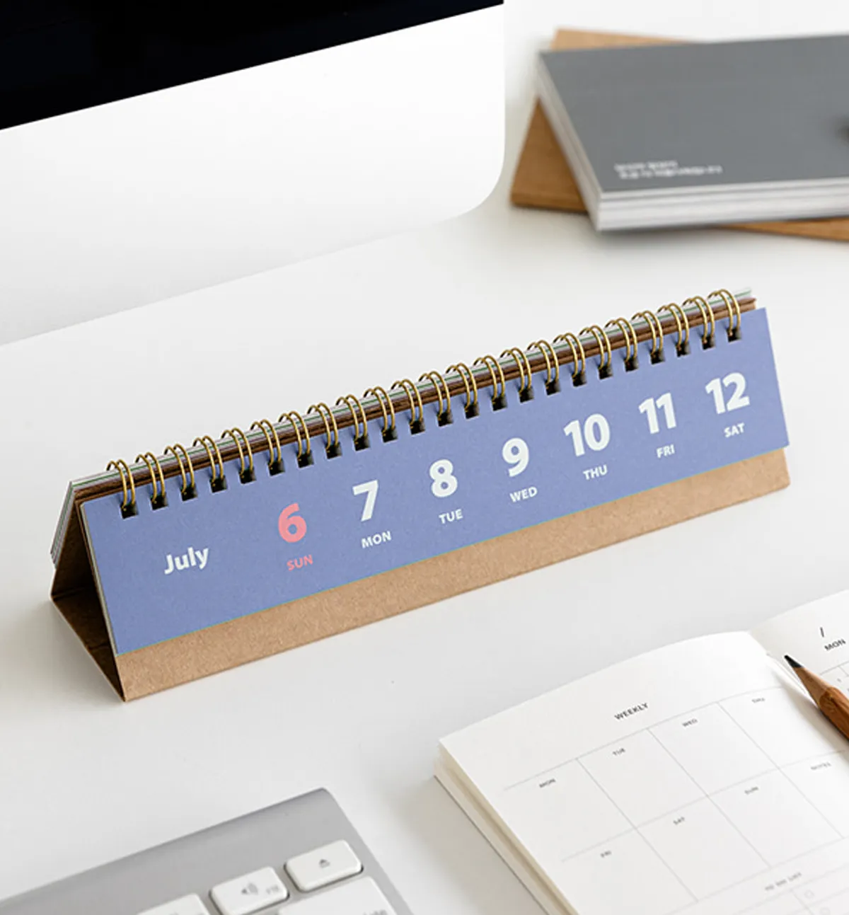 2025 Life & Pieces Weekly Desk Calendar