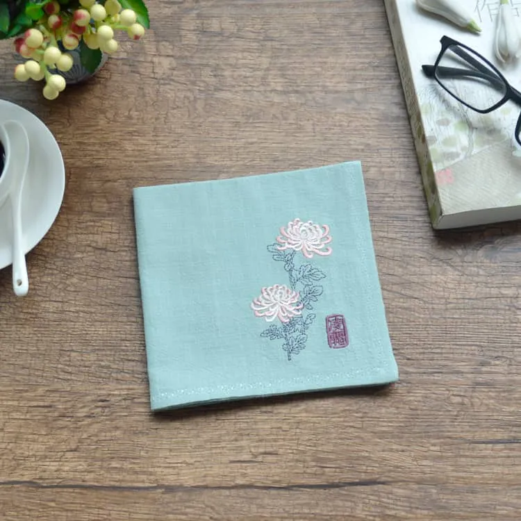 Chinese Handkerchief with the Embroidered Pattern of Chrysanthemum (Customizable)